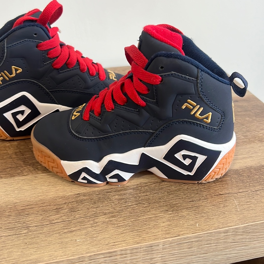 Fila MB   sneaker little kid Blue  Lace Up Athletic Basketball Shoes size 12.5